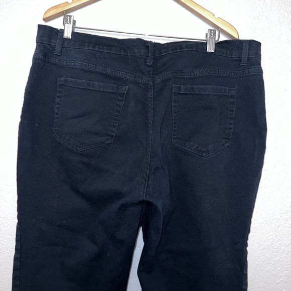 Gloria Vanderbilt Amanda Black Jeans - Picture 4 of 7